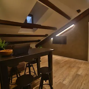 Apartment Moscova Attic Near Duomo Italy